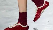 Sneakerinas: pantofii care împacă două lumi
