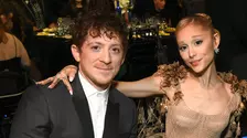 Ariana Grande și Ethan Slater s-au despărțit după trei ani de relație. Ce au dezvăluit cei apropiați