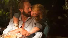 Te compari continuu cu actuala parteneră a fostului iubit? De ce e important să încetezi