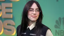 Billie Eilish, de nerecunoscut pe platoul de filmare. Artista își face debutul pe marele ecran