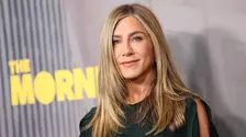 Jennifer Aniston, vacanță de vis în Mallorca. Cum a fost fotografiată alături de iubitul ei, Jim Curtis, Courteney Cox și Pedro Pascal