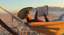 10 cărți de citit în vacanță, care te vor emoționa