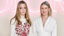 Fiica lui Naomi Watts, debut spectaculos la Săptămâna Modei de la Paris: Kai Schreiber a defilat pentru Iris van Herpen la doar 17 ani
