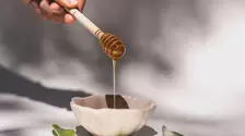 Cum începi cu produsele apicole fără să faci greșeala pe care o face toată lumea la prima cură