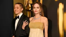 Knox, fiul Angelinei Jolie și al lui Brad Pitt, schimbare radicală de look la 18 ani. Tunsoarea amintește de look-ul mamei sale