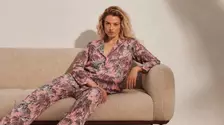 Pijamale din satin și mătase: de ce contează materialul în care dormi