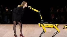 ELLE Fashion Voice: Moda în 2035: artificială, dar indispensabil umană