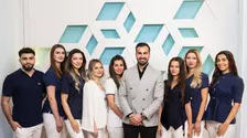 Fațete feldspatice sau E.max? Diferențe, avantaje și cum alegi varianta potrivită pentru un zâmbet natural