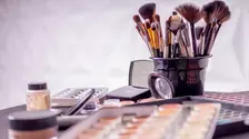 Arta ascunsă din spatele unui ten perfect - ce nu-ți spune nimeni la raionul de cosmetice