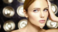 De la piele obosită de soare la piele radiantă: boost-ul de regenerare de care ai nevoie după vară