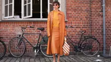 Fusta creion, noua favorită a street style-ului
