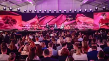 Ce merită cu adevărat atenția noastră? Actorul Ryan Reynolds și autoarea și psihiatra Anna Lembke oferă două perspective notabile, la Impact SEE’26