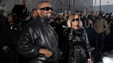 Bianca Censori, apariție spectaculoasă la concertul lui Kanye West. Ținuta transparentă cu care a atras toate privirile