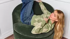 Crocs spune „Make It Cozy” în sezonul în care confortul devine un statement