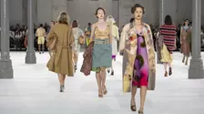 Dries Van Noten SS27: Julian Klausner aduce glamour-ul în viața de zi cu zi