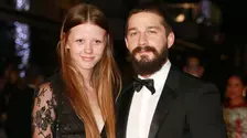 Mia Goth a intentat divorț de Shia LaBeouf, la un an de la despărțire. Ce solicitări a făcut actrița în instanță