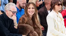 Rihanna, Jennifer Lopez și Claudia Schiffer, printre cele mai stylish vedete de la Paris Fashion Week