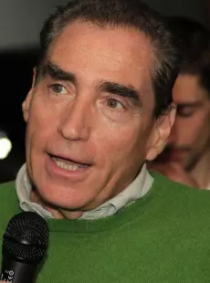 Petre Roman pleaca din tara