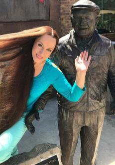 Maria Dragomiroiu Se AlÄƒturÄƒ Vedetelor Care SusÈ›in Lupta Impotriva Covid 19 CantÄƒreaÈ›a A Donat 10 000 De