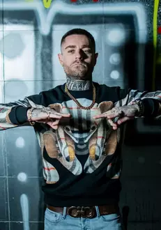 tj-miles-survivor-romania-683×1024-1