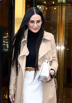 Cine-este-noul-iubit-al-lui-Demi-Moore-1-853×1280-1