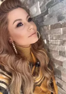 Emilia-Ghinescu-operatii-estetice-2