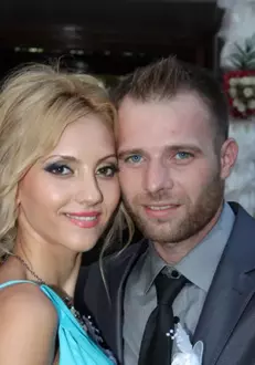 Simona-Nae-a-nascut-in-secret-