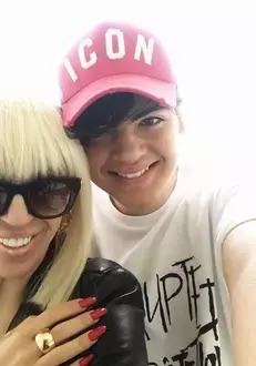 Cum-arata-fiul-Ralucai-Badulescu-3