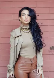 1-cine-este-francisca-botosaneanca-de-la-protv-care-a-inlocuit-o-pe-viviana-sposub-foto-812×1024-1