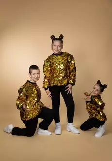 monique-family-2-768×1152-1