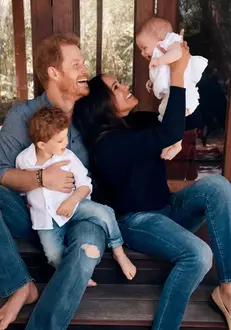 duke-duchess-sussex-issued-first-32418415_8626e8