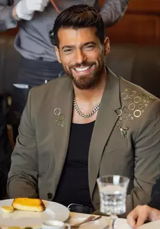Can-Yaman-
