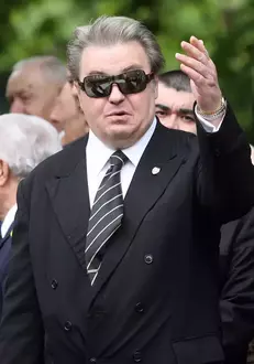 Corneliu Vadim Tudor4