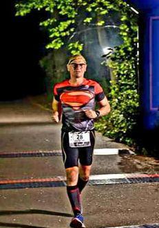 Cine este Cristi Borcan de la Chefi la cuțite. Ultramaratonistul poreclit Superman a alergat 151 de kilometri în casă