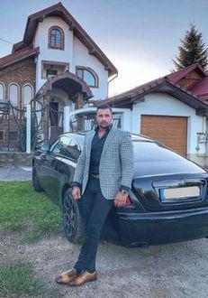 Cum a devenit milionar Alex Bodi. Are o avere impresionantă: avion privat, mașini de lux și vilă sute de mii de euro!