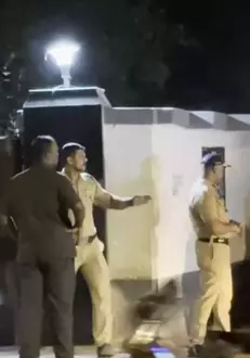 Locuința lui Salman Khan a fost înconjurată de polițiști. Iubitul Iuliei Vântur a fost amenințat cu moartea de unul dintre cei mai periculoși  interlopi din India