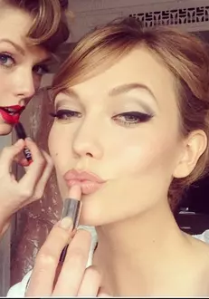 Taylor Swift si Karlie Kloss