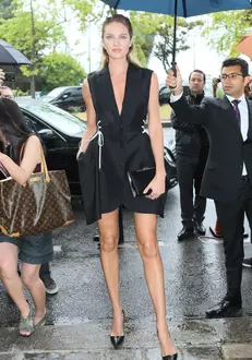 Candice Swanepoel, la Paris, la show-ul Hommes Christian Dior, primăvară-vară 2015