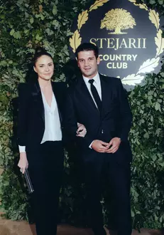 Adelina şi Cristi Chivu – S-au căsătorit în 2008 şi au 2 fetiţe, Natalia şi Anastasia