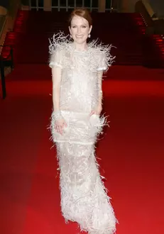 Julianne Moore – 53 de ani