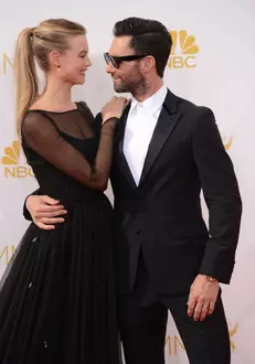 Adam Levine si Behati Prinsloo