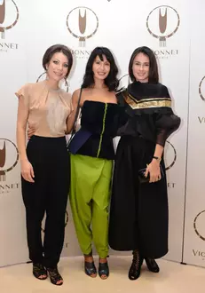 Raluca Simu (Springer&Jacoby), Goga Ashkenazi(Vionnet) si Roxana Voloseniuc (Elle)