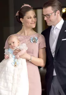 Prinţesa moştenitoare Victoria a Danemarcei, împreună cu soţul ei, Daniel Westling, şi fetiţa lor, Estelle