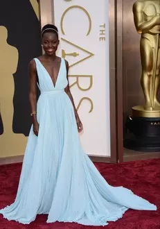 Lupita Nyong’o – Rochie Prada, 2014