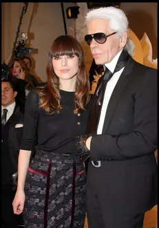 Keira Knightley si Karl Lagerfeld