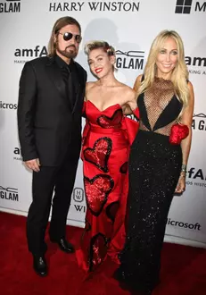 Miley Cyrus, Billy Ray Cyrus şi Letitia Jean