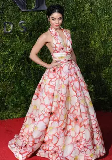 Vanessa Hudgens – Rochie Naeem Khan