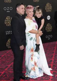 Pink, Carey Hart si Willow