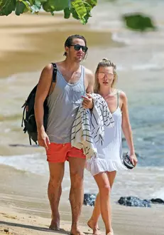 Margot Robbie și Tom Ackerley, Hawaii