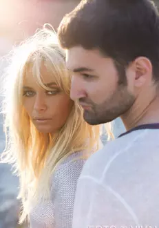 Smiley si Laura Cosoi